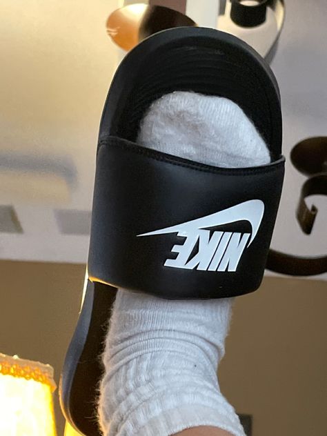 Nike Slides Outfit Men, Slides Outfit Men, Nike Victori One Slides, Nike Slides Outfit, Slides Outfit, Nike Slides, Gaming Room Setup, Baddie Hairstyles, Actor Photo