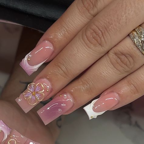 Ughhh so beautiful 😍💜✨ French Tip Nails With 3d Flower Design, Cute French Nail Designs, Purple French Tip Nails Acrylic With Flowers, Pink French Tip With Flower Design, White Nails With Flowers, Long Acrylic Nails 3d Flower French Tip, 2000s Nails Acrylic Flower, Acrylic Nail Set, Nails Now