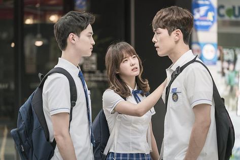 School 2017 Kdrama, School2017 Kdrama, Drama Couple, Jang Dong Yoon, Membentuk Alis, Korean Tv Series, Kim Jung Hyun, Kim Joong Hyun, Couple Funny