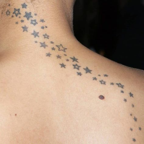 Star Tattoos: Symbolism and Styles – Self Tattoo Five Point Star Tattoo, Star Neck Tattoos, Star Tattoos For Men, Star Tattoo Meaning, C Tattoo, Constellation Tattoos, Large Tattoos, Famous Stars, Tattoo Cover-up