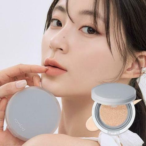 Korean Cushion Foundation, Korean Cushion, Cushion Powder, Olive Young, Cushion Foundation, Long Lasting Makeup, Beauty Tools, Beauty Makeup, Foundation