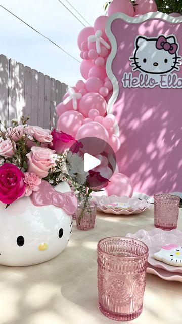 Hello Kitty Table Setting, Sanrio Centerpiece Ideas, Hello Kitty Table Decorations, Hello Kitty Dessert Table, Hello Kitty Centerpiece Ideas, Hello Kitty Birthday Party Ideas Cake, Hello Kitty Sweet 16, Sanrio Birthday Party Ideas, Hello Kitty Picnic