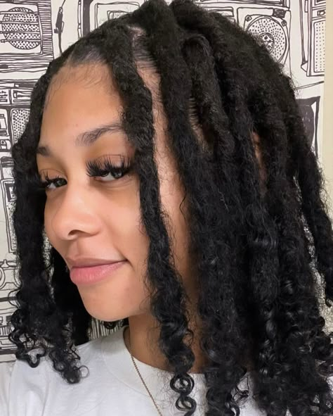 Large Part Locs, Locs Big Forehead, Big Locs Black Women, Jumbo Locs Black Women, Fluffy Locs Black Women, Large Locs Black Women, Big Locs, Large Locs, Fluffy Locs