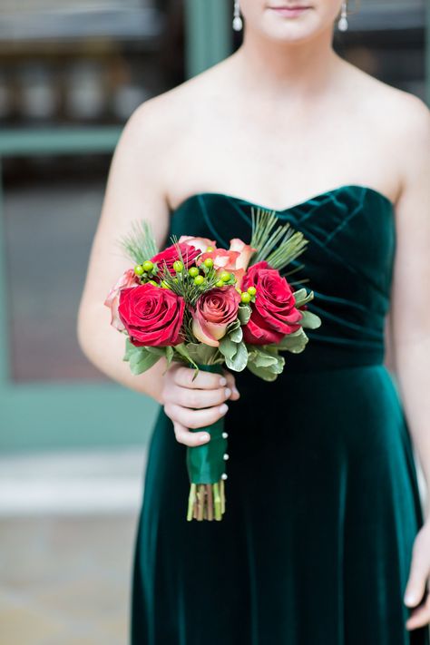 Green dress and a red rose bouquet: http://www.stylemepretty.com/little-black-book-blog/2015/03/16/classic-elegant-new-york-city-winter-wedding/ | Photography: Kelsey Combe - http://kelseycombe.com/ Prom Flowers Emerald Green Dress, Fall Wedding Bouquets Emerald Green, Prom Flowers For Emerald Green Dress, Flowers For Green Dress, Prom Flowers Bouquet Emerald Green Dress, Prom Flowers For Green Dress, Prom Bouquet Ideas Green Dress, Prom Bouquet For Green Dress, Prom Bouquet Ideas Color Schemes Green