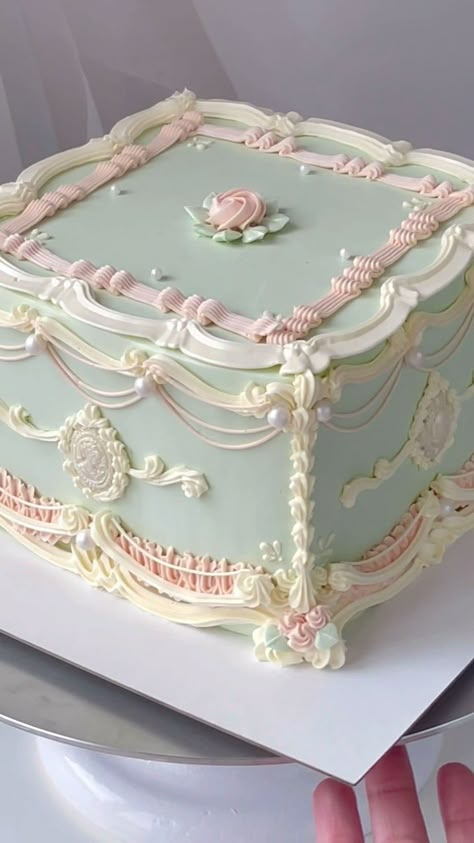 Marie Antoinette Cake Inspiration, Bridgeton Cake, Birthday Cake Designs Unique, Royalty Cake, Birthday Cake Clipart, Victorian Cakes, Bolo Vintage, Birthday Cake Designs, Pumpkin Pancake Recipe