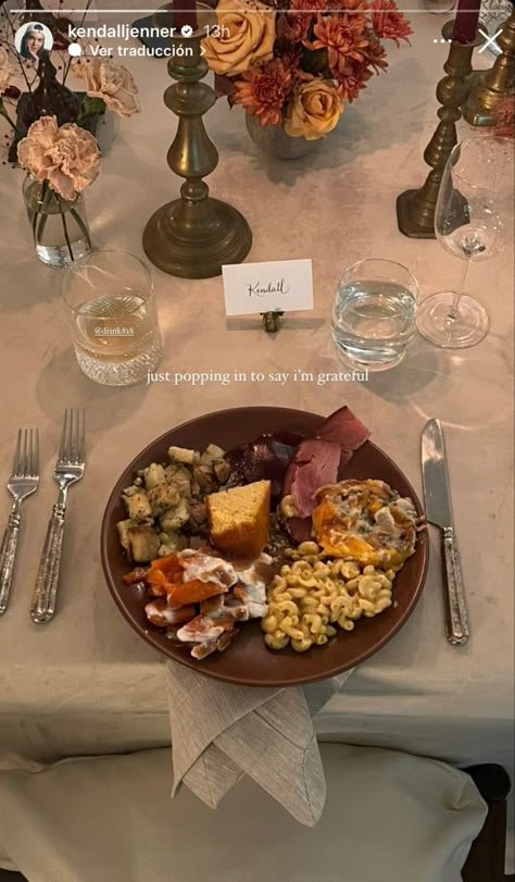 Thanksgiving Plates, Thanksgiving Friendsgiving, Friendsgiving Dinner, Hosting Thanksgiving, Thanksgiving Celebration, Holiday Mood, Thanksgiving Feast, Table Set Up, Kardashian Jenner