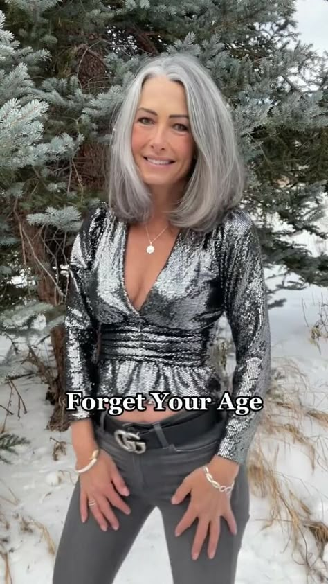 Women In Their 50s, Silver Haired Beauties, Long Mullet, Against The Current, Look Short, Ageless Beauty, Hairstyle Women, People Online, Mullet Hairstyle