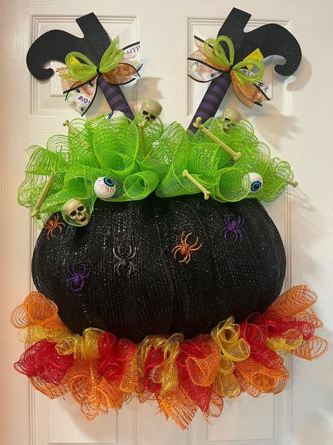 Cauldron Wreath, Pumpkin Wreath Form, Dollar Tree Halloween Decor, Pumpkin Wreath Diy, Glass Spider, Spooky October, Halloween Witch Wreath, Fall Decor Diy Crafts, Fall Decor Dollar Tree