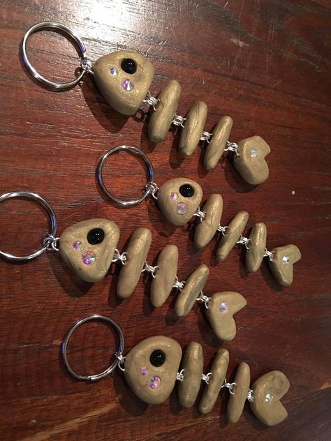 Goldfish Bones - Clay Fish Skeleton Doll Keyring  #crystals #polyclay #polymerclay #clay #Swarovski #beads #decoration #keyring #gold Clay Charms Ideas, Diy Hippie Decor, Clay Bones, Clay Skeleton, Diy Clay Beads, Clay Keyring, Skeleton Doll, Polymer Clay Fish, Clay Diys