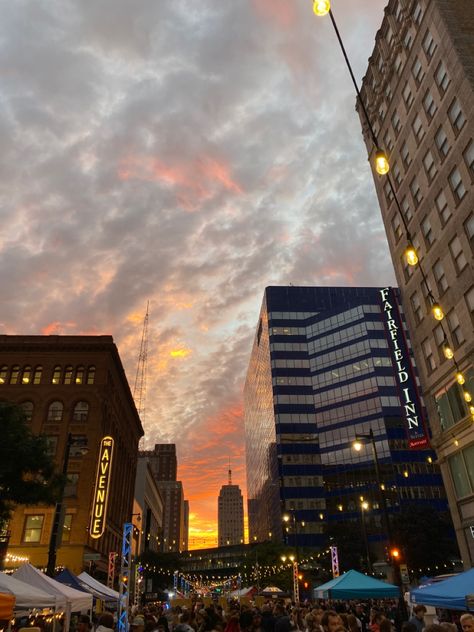 Milwaukee, Wisconsin, WI, city, city life, city aesthetic, sunset, sunset goals, sunset aesthetics Milwaukee Wisconsin Aesthetic, Milwaukee Aesthetic, Wisconsin Aesthetic, Digital Marketing Portfolio, Wisconsin Summer, Marketing Portfolio, Fake Pics, Milwaukee City, Marquette University