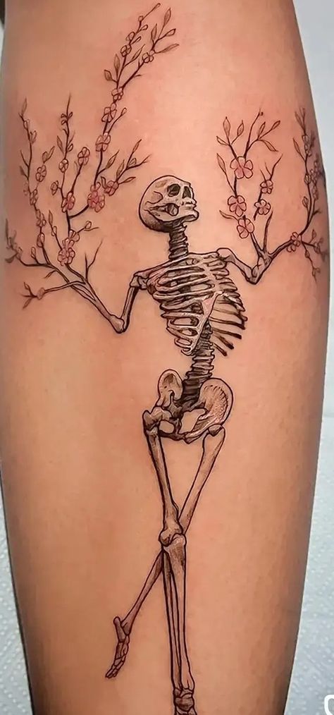 Elegant Skeleton Tattoo, Leg Skeleton Tattoo, Rad Tech Tattoo Ideas, Skeleton Ribcage Tattoo, Unique Skeleton Tattoo, Skeleton Tattoo Women, Skeleton Hip Tattoo, Bodice Tattoo, Spine Skeleton Tattoo