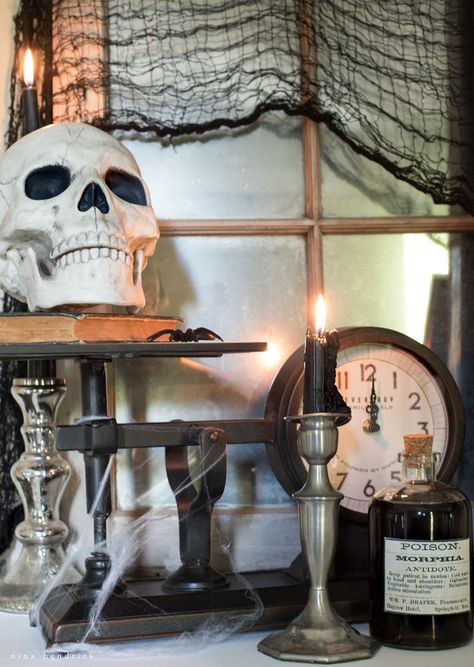 Vintage Apothecary Vignette for Halloween - Nina Hendricks #halloween #vintage #decor Halloween Vignette, Halloween Decorating Ideas, Themes Party, Vintage Apothecary, Halloween Christmas Decorations, Zombie Disney, Fall Decor Inspiration, Decoration Tips, Fall Entertaining