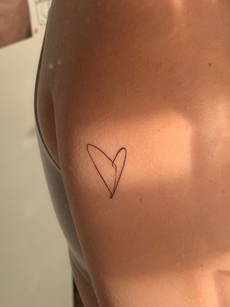 Harry Heart Tattoo, Harry Styles Heart Handwriting, Tattoo Ideas Harry Styles Inspired, Cherry Harry Styles Tattoo, Small Tattoos Harry Styles, Love On Tour Tattoo Ideas, Simple Harry Styles Tattoo, Harry Styles Cherry Tattoo, Harry Inspired Tattoos