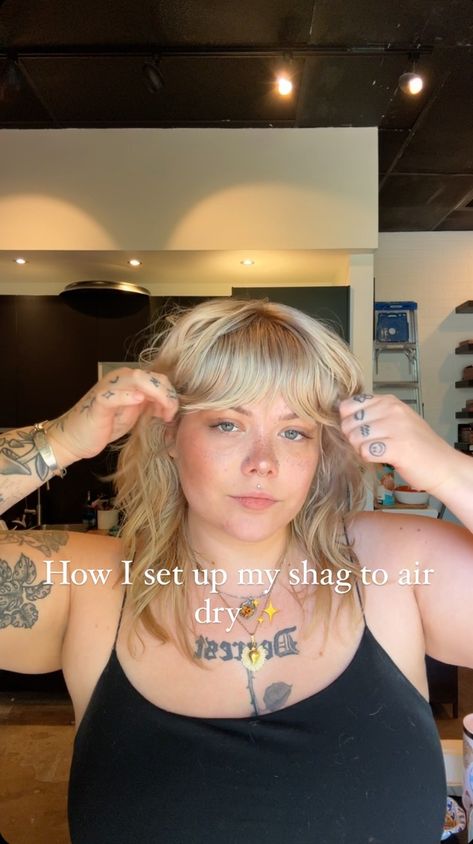 Phoenix Hair Stylist • Razor Cut Specialist | Ever struggle trying to style your shag haircut? Well I’m here to tell ya it’s ALL ABOUT SET UP!! I promise styling is so easy and you… | Instagram Shag Hairstyles Color, Modern Shag With Bangs Medium, Long Bangs Shaggy Hair, Soft Shag Haircut Fine Hair, Types Of Shag Haircuts, Different Types Of Shag Haircuts, Shag Hairstyle Tutorial, Shag Hair Ponytail, Bangs And Shaggy Hair