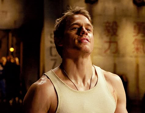 Charlie Hunnam Gif, Jackson Teller, Gaius Julius Caesar, Raleigh Becket, Twilight Saga New Moon, Male Portrait Poses, Jesse Metcalfe, Celebrity Bodies, Avan Jogia