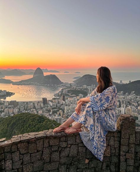 🌎 @gleycalazarino is Not Lost 🌎 in Rio de Janeiro, Brasil #sheisnotlost sheisnotlost IMAGE Brazil Instagram Pictures, Brazil Vacation, Rio Photos, Travel Pose, Car Tour, Brazil Travel, Rock In Rio, Find Cheap Flights, Taxi Cab