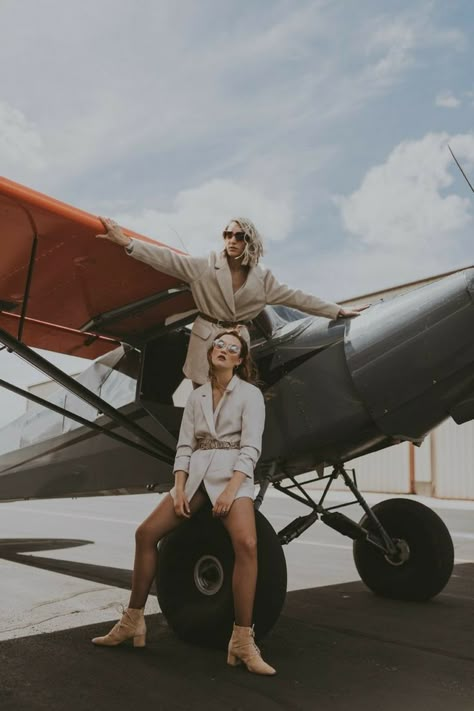 Airplane Hanger, Airplane Style, In Airplane, Pinup Photoshoot, Airplane Hangar, Plane Photos, Airplane Photography, Female Pilot, Shotting Photo