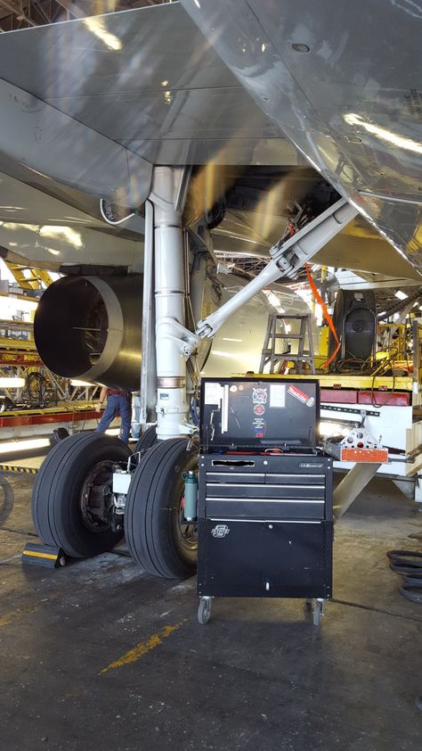 $99 Harbor Freight tool cart and aircraft maintenance. Next to a Boeing 757 landing gear. Aircraft Maintenance Engineer, Tool Cart, Harbor Freight Tools, Aircraft Maintenance, Landing Gear, Monster Trucks, Aircraft, Engineering, Trucks