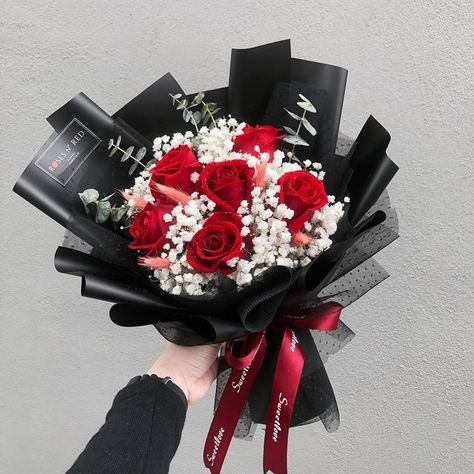 Party Flower Arrangements, Small Rose Bouquet, Money Bouquets, Bouquet Flowers Wedding, Receiving Flowers, Graduation Flower Bouquet, Flowers Bucket, Red Flower Bouquet, Wrapping Money