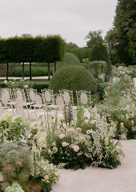 French Castle Wedding, Wildflower Wedding Theme, French Castle, French Chateau Wedding, Patras, Garden Weddings Ceremony, French Castles, Ceremony Design, Wedding Aisle Decorations