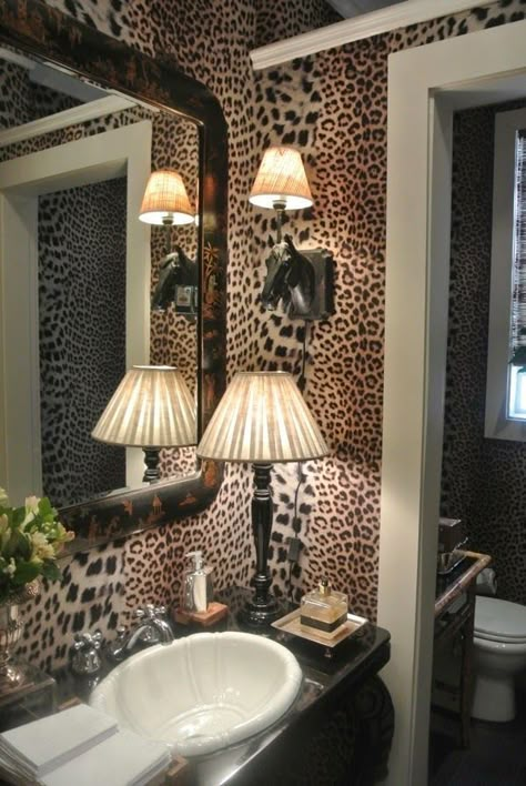 Drømme Bad, Wc Decoration, Leopard Print Wallpaper, Apartment Decor Inspiration, House Room, Print Wallpaper, Dream Decor, Dream Rooms, Dream House Decor