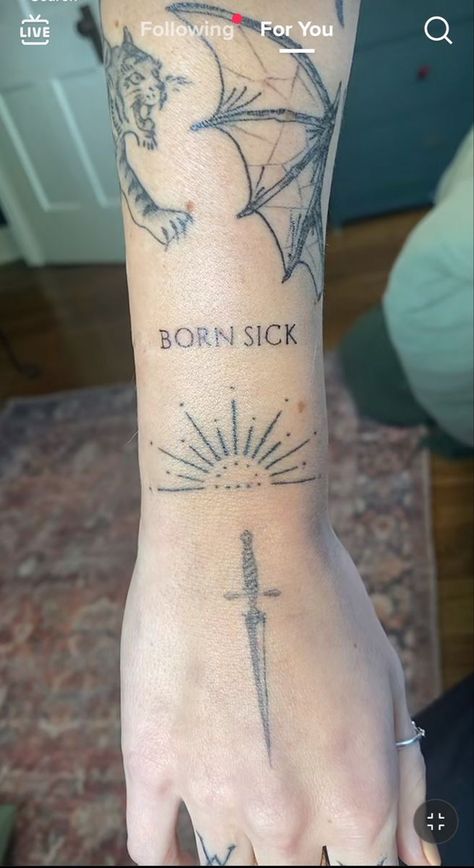 Born Sick Tattoo, Tattoos In Other Languages, Hand Tattoo Ideas, Hand Stand, Sick Tattoo, Handpoke Tattoo, Other Languages, Mia 3, Hand Tattoo