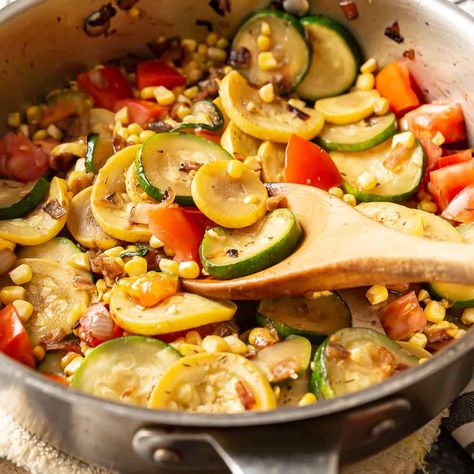 Sauteed Squash, Tomatoes, and Corn Corn Succotash, Whole30 Recipes Lunch, Skinless Chicken Breast Recipes, Sauteed Squash, Avocado Recipes Breakfast, Avocado Recipes Easy, Southern Side Dishes, Avocado Salad Recipes, Soup Recipes Chicken Noodle