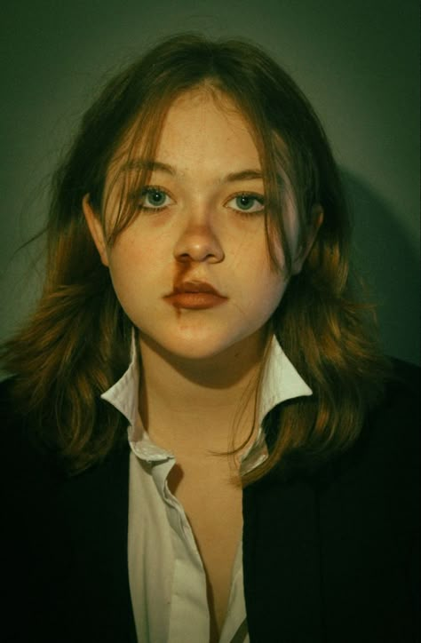 Models Reference Face, Aesthetic Portrait Reference, Grunge Photo Reference, Grunge Art Reference Photos, Art Reference Poses Models Face, Art Face Reference Photo, References Photos For Artists, Face Reference For Painting, Heads Art Reference