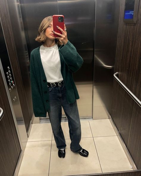 Chloe Hayward (@chloehayward_) • Instagram photos and videos Chloe Hayward, Winter Outfit Inspiration, Winter Outfit, Chloe, Winter Outfits, Outfit Inspirations, Fall Winter, Ootd, Street Style