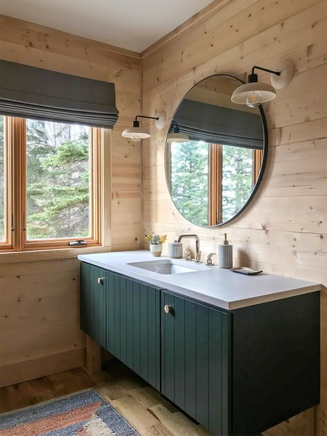 Aesthetic Bathroom Decor, Kitchen With Big Island, Sliding Doors Exterior, 20 Aesthetic, Cabin Bathrooms, Cottage Renovation, Aesthetic Bathroom, Modern Cabin, Built In Shelves