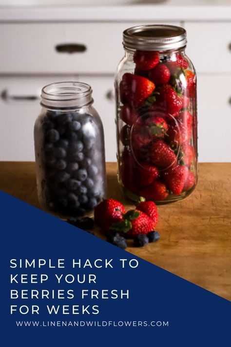 How To Store Fruits And Vegetables In Mason Jars, Best Way To Store Berries, Berries In Mason Jar, Strawberry In Mason Jar, Strawberries Stored In Mason Jars, Fruit In Jars Masons, Fruit In A Jar, Mason Jar Berry Storage, Storing Berries In The Fridge