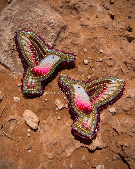 Caitlyn 🩷 | Next order completed. 🩷 #beadwork #nativebeadwork #nativeamericanbeadwork #beadedearrings #nativebeadedearrings… | Instagram Beaded Hummingbird Earrings Native American, Hummingbird Beadwork, Simple Bead Earrings, Beaded Hummingbird, Jingle Dress, Native American Regalia, Earrings Native American, Animal Ideas, Beaded Stuff