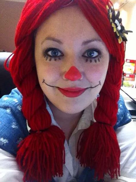 Diy raggedy Ann Diy Raggedy Ann Wig, Raggedy Ann Costume Makeup, Raggedy Ann And Andy Costume Couple, Raggedy Ann Makeup Ideas, Raggedy Ann Costume Women, Rag Doll Makeup Halloween, Diy Raggedy Ann Costume, Ragedy Ann Costume, Raggedy Ann Makeup