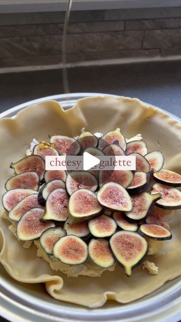 Nicolle | Cheese, Wine, Easy Appetizers & Recipes on Instagram: "RECIPE HERE ✨⬇️

FIG & blue cheese galette 🧀

The perfect sweet & savory appetizer to put together and  such a simple dish to make going into fall! 

I’m using my @360cookware pie pan which will soon become your best friend with pie season quickly approaching 🥧 their pie pan is stainless steel and is an essential tool in creating the crispiest flaky of pies! 

What you’ll need: 

🧀 one pie crust (store bought or homemade) 
🧀 blue cheese 6oz (or substitute with brie cheese)
🧀 figs (about 8)
🧀 1 tbsp honey 
🧀 1 tbsp balsamic glaze 
🧀 2 tsp salt 
🧀 one egg (egg wash)

Heat oven to 375. Oil your @360cookware pie pan and place down your pie crust. Break up pieces of blue cheese and add to your pie. Add slices of fig on to Fig Blue Cheese, Easy Appetizers Recipes, Figs Blue Cheese, Cheese Galette, Wine Appetizers, One Pie, Egg Egg, Cheese Wine, One Egg