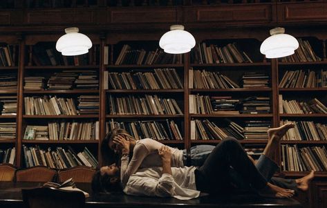 Couple In Library, Library Kiss, Couples City, Reading Together, Zodiac Academy, Wedding Couple Poses Photography, The Love Club, Reading Journal, Lviv