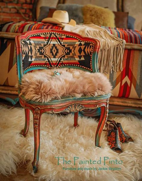 Western Chairs Rustic, Southern Boho Decor, Refurbished Western Furniture, Mexican Western Decor, Western Chair Makeover, Western Painted Furniture, Redo Furniture Ideas, Southwest Bedroom Ideas, Western Furniture Ranch Style