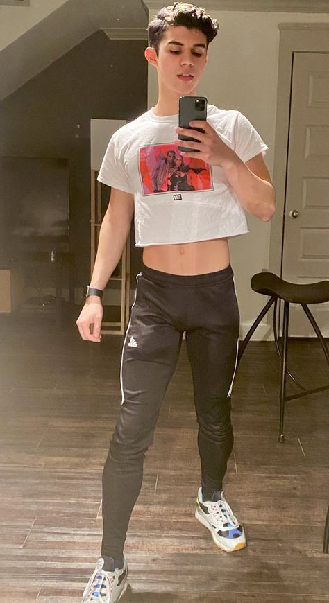 Male crop top Spandex Outfits Men, Guys In Crop Tops, Men Crop Top Outfit, Guy Crop Top, Crop Top Outfits Men, Gay Boy Outfits, Men Crop Top, Crop Top Guy, Crop Top Boys