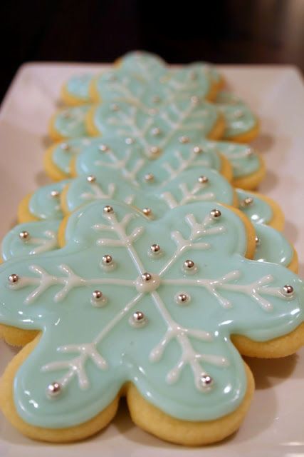 Stuff By Stace: Snowflake Sugar Cookies Snowflake Sugar Cookies, Snowflake Sugar, Sugar Cookie Icing, Snowflake Cookies, Xmas Cookies, Christmas Sugar Cookies, Cookie Icing, Flower Cookies, Cookies Decorated