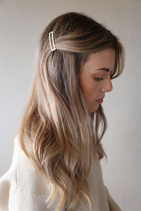 Clipped Back Hair, Side Clip Hairstyles, Side Up Hairstyles, Hair Down Styles, Balayage Straight, Balayage Straight Hair, Blonde Ombré, Blonde Wigs, Clothes Wishlist