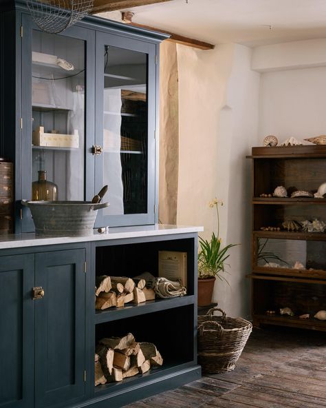 deVOL Kitchens on Instagram: “Designing The Perfect Utility Room” Devol Shaker Kitchen, Classic English Kitchen, Shaker Style Kitchen Cabinets, Wall Cupboards, Devol Kitchens, Shaker Style Cabinets, Shaker Furniture, Shaker Style Kitchens, English Kitchens