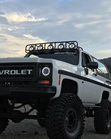 K5 Blazer Overland, K5 Blazer Mods, Truck Accessories Chevy, Chevrolet Blazer K5, Ford 79, Square Body Chevy, Chevy Blazer K5, Blazer K5, Old Dodge Trucks