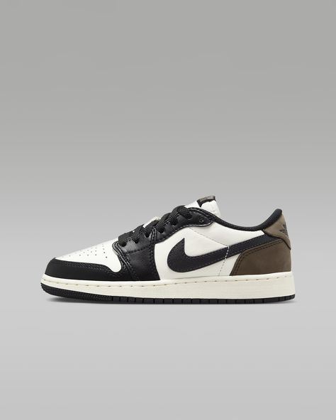 Make new moves in the Air Jordan 1 Low OG. Remade with the classic details, it combines a comfortable feel with the timeless style of one of culture's greatest sneaker creations. Shown: Sail/Dark Mocha/Black Style: CZ0858-102 Jordan 1 Low Men, Jordan Low 1, Jordan 1 Low Mocha, Olive Shoes, Air Jordan Low, Jordan Low, Nike Flight, Jordan Spizike, Nike Air Pegasus