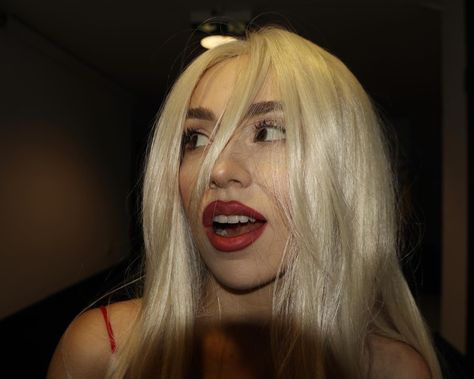 Ava Max Icon, Ava Max Aesthetic, Pfp Icons Aesthetic, Max Aesthetic, English Singers, Coquette Pfp, The Maxx, Ava Max, Color Combinations For Clothes