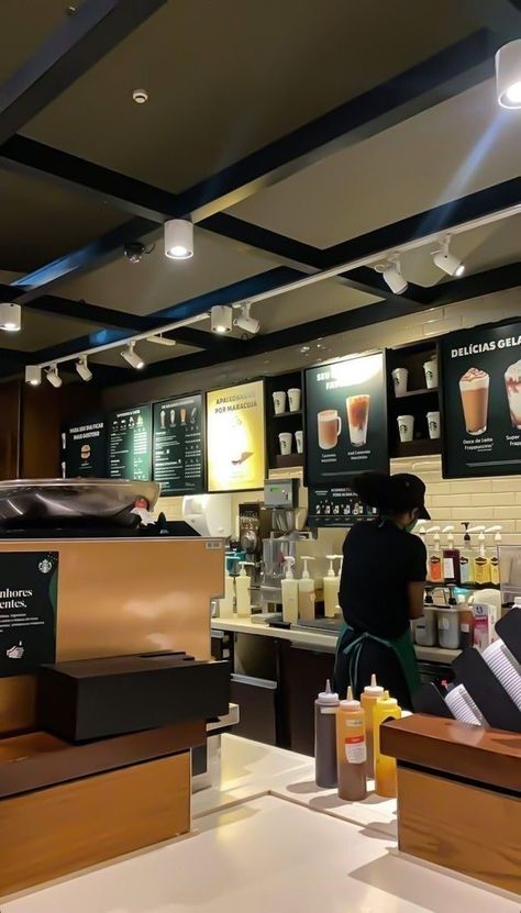 Working At Starbucks, Small Cafe Design, Starbucks Barista, Foodie Instagram, Coffee Business, Coffee Shop Aesthetic, Summer Jobs, Visual Board, Aesthetic Coffee