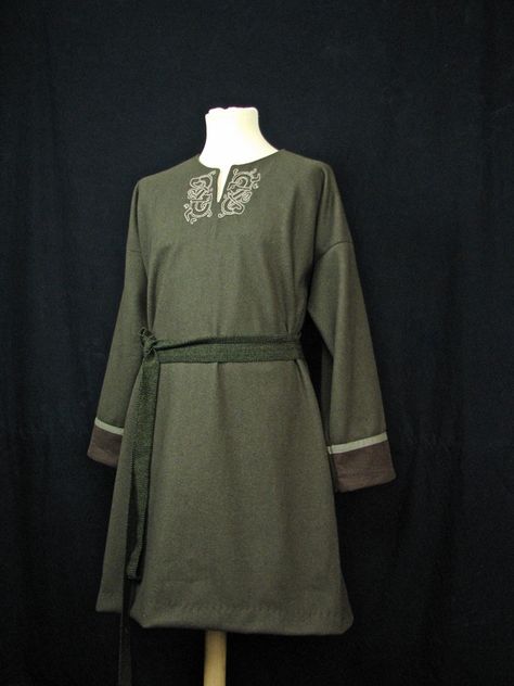 valgred tunic Green Tunic Medieval, Viking Tunic Women, Elf Tunic, Fantasy Tunic, Medieval Tunic, Witch King, Fantasy Clothes, King Outfit, Viking Dress