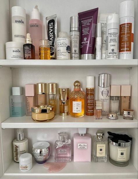 #perfume #fragrance #perfumecollection #makeup #skincare #beautyblog #beautyskincare #beautycare #collection #candles #cream  #haircare Luxury Skincare Aesthetic, Skincare Organiser, Vida Aesthetic, Skincare Collection, Skincare Aesthetic, Perfume Fragrance, Perfume Collection, Makeup Skincare, Luxury Skincare