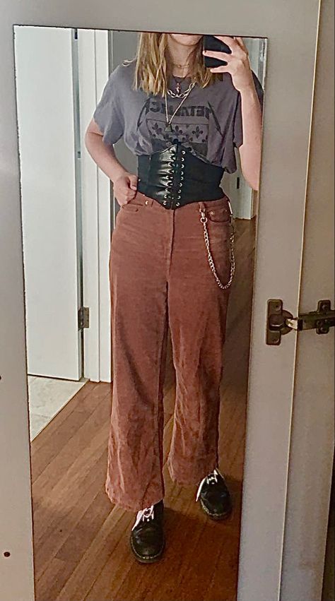 Corset Belt Outfit Casual, Alt Corset Outfit, Alt Corset, Outfit Ideas With Corset, Brown Corset Outfit, Corset Outfit Casual, Outfit Ideas Alt, Corset Belt Outfit, Brown Corset