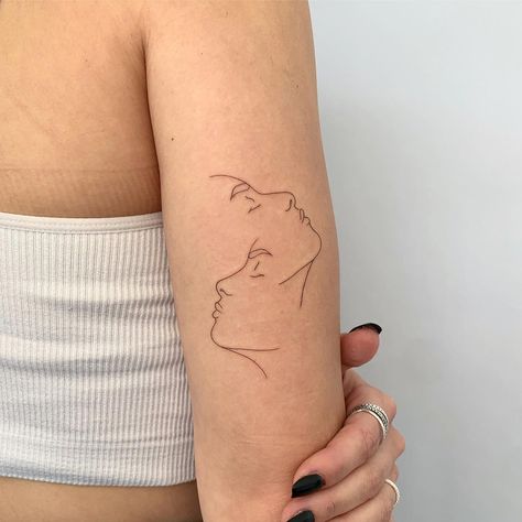 Unique Gemini Tattoo, Gemini Tattoo Ideas, Gemini Sign Tattoo, Fantastic Tattoo, Gemini Tattoos, Zodiac Vibes, Gemini Zodiac Tattoos, Gemini Tattoo Designs, Twin Tattoos