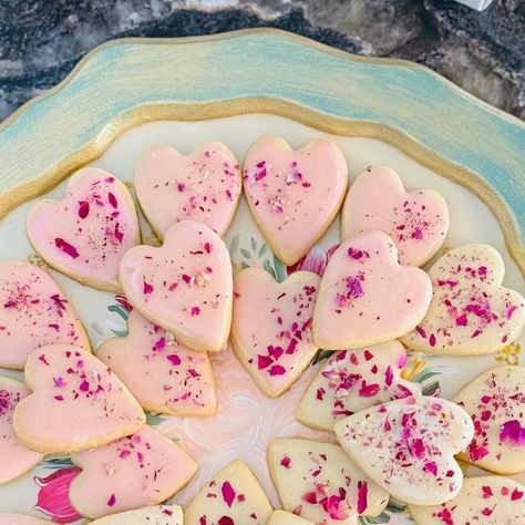 Nahid Ebrahimi on Instagram: "Persian “LOVE” cookies 💕💕💕 Beautifully decorated with rose petals 🌹 So tasty ✨ tender ✨ buttery✨ aromatic #bakedwithlove #lovefood #valentine #cookies #persiancuisine #homemade" Persian Love Cookies, Love Cookies, Persian Cuisine, Valentine Cookies, February 3, Rose Petals, Love Food, Persian, Cake