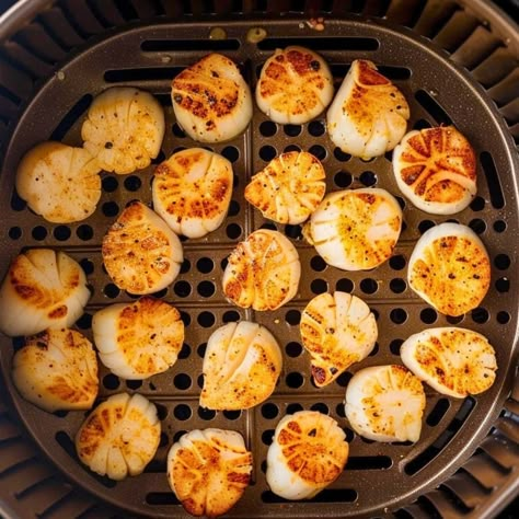 Easy Air Fryer Scallops with Garlic Butter Air Fryer Bay Scallops Recipe, Scallops In Air Fryer, Air Fryer Scallops Recipe, Air Fryer Scallops, Bay Scallop Recipes, Frozen Scallops, Fried Scallops, Air Fried Food, Scallop Recipes